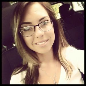 Meet your Posher, Briana